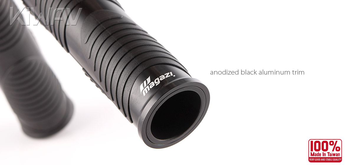 KiWAV Magazi motorcycle Wave grips black with bullet bar ends